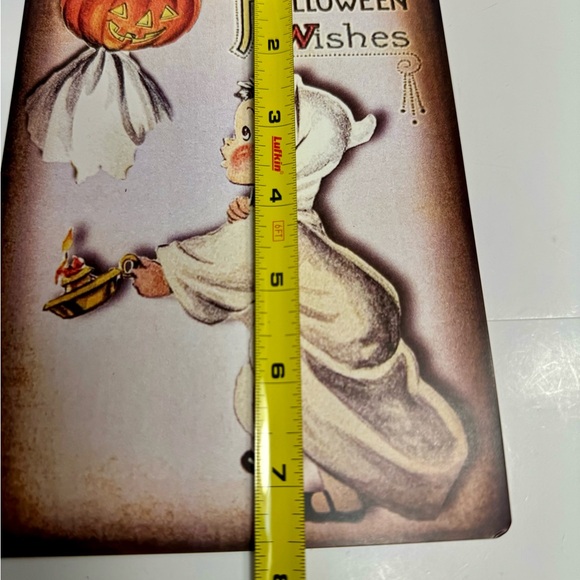 Six paper cardboard Halloween signs featuring vintage style retro sartwork. - Picture 9 of 11